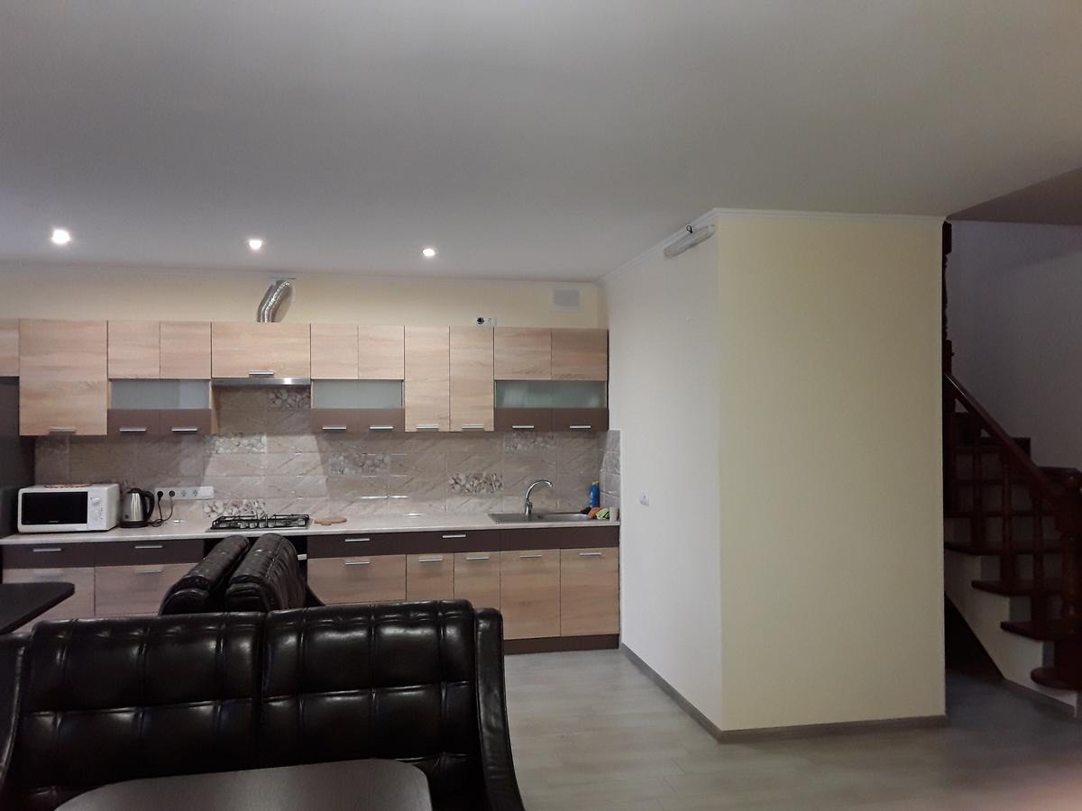 Gostynnyi Dvir Cottage Ternopil Eksteriør billede