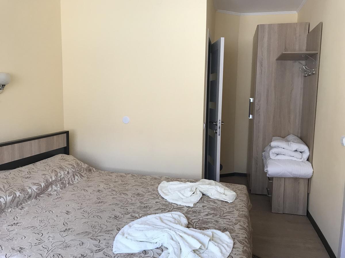 Gostynnyi Dvir Cottage Ternopil Eksteriør billede